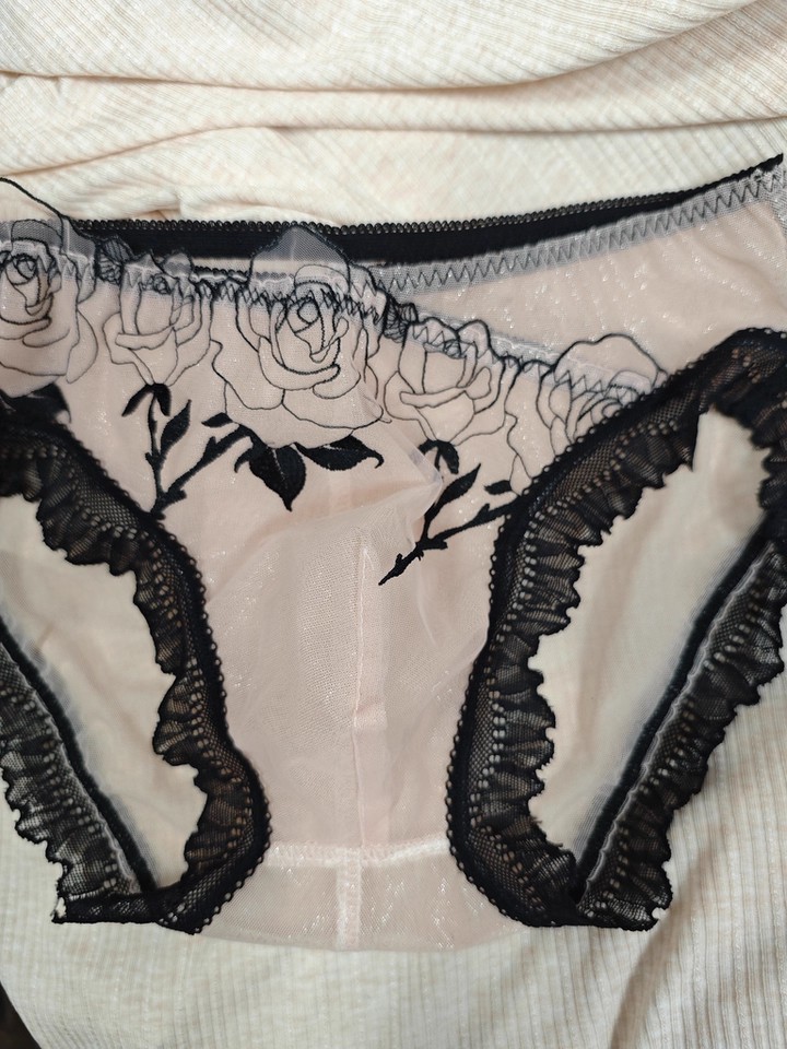 Men's Elegant Embroidery Lace  - Pouch Boxer Pouch บทวิจารณ์และราคา